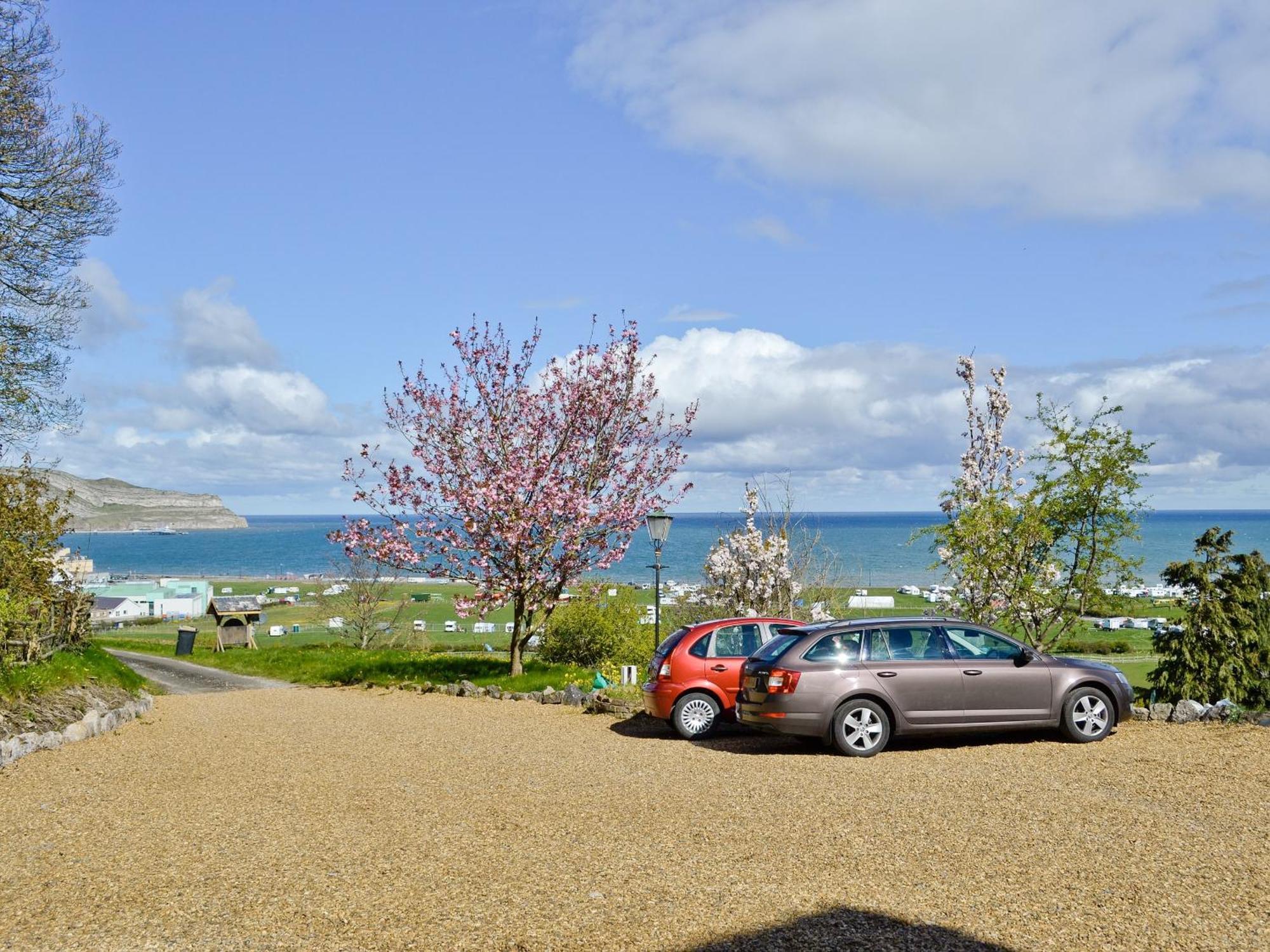 Granary Cottage Penrhyn Bay Exteriör bild